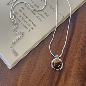 S925 sterling silver tiger eye stone round pendant necklace with elegant snake chain