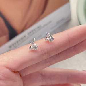 Élégantes boucles d'oreilles souris en argent S925 avec zircones cubiques rondes