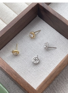 Détails de boucles d'oreilles en argent S925 avec finitions dorées et argentées