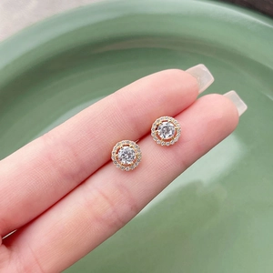 Boucles d'oreilles halo en argent S925 doré avec zircons ronds brillants et scintillants