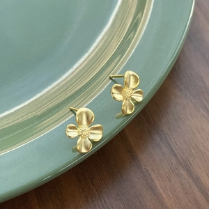 Elegant matte gold gardenia flower stud earrings in S925 sterling silver for women