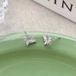 S925 sterling silver wheat leaf wreath stud earrings with marquise zircon stones