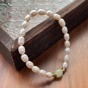 Elegant S925 silver freshwater pearl and jade bracelet with vintage golden spacers