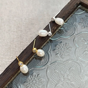 Boucles d'Oreilles Clous en Argent Sterling 925 avec Perle d'Eau Douce pour Femme Strass Incrusté Géométrique Bijoux Cadeau