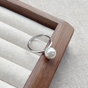 Bague ajustable élégante en argent sterling S925 avec une perle blanche lustrée