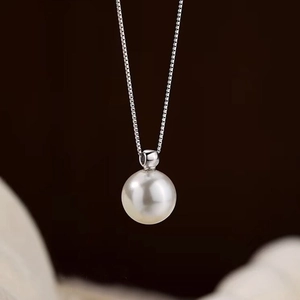 Elegant S925 sterling silver necklace featuring a high-luster single round white pearl