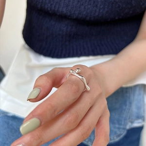 Minimalist S925 sterling silver liquid metal ring with irregular geometric design