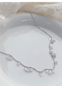 Exquis collier en argent S925 avec breloques en zircone larme sur chaîne à perles