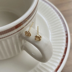 Boucles d'Oreilles Clous Fleur de Rose en Argent Sterling 925 Minimaliste pour Femme Petit Or Argent Élégant Bijoux de Piercing