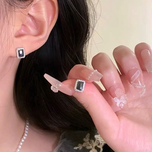 Boucles d'Oreilles Clous en Argent Sterling S925 Avec Zirconia Noir pour Femme Élégant Rectangulaire Halo Strass Bijoux Cadeau