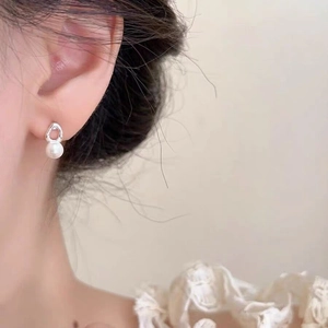 Minimalist S925 sterling silver pearl earrings with irregular geometric metal design