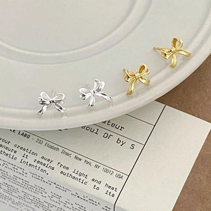 Boucles d'Oreilles Clous Nœud en Argent Sterling S999 Design Élégant pour Femme Bijoux Minimalistes Cadeau Or Argent