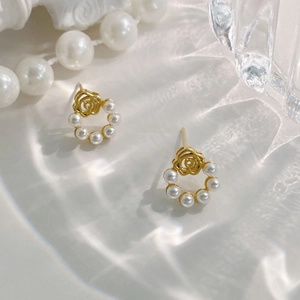 Boucles d'oreilles roses vintage en argent S925 avec perles et design fleur dorée