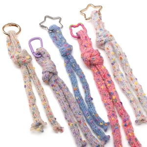 Set aus fünf 12mm bunten geflochtenen Polyester-Schlüsselanhängern mit Metallhaken