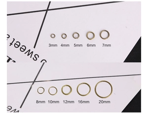 Detaillierter Größenvergleich von bronzenen Biegeringen von 3 mm bis 20 mm für Schmuck
