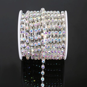 Catena di strass AB cangianti in rotolo con base in metallo argentato per decorazioni fai-da-te