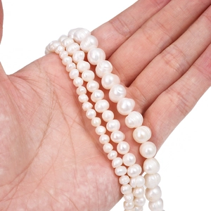 Tre fili di perle naturali d'acqua dolce bianche lucide per la creazione di gioielli