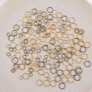 Mix van metalen buigringen in verschillende maten voor het maken van DIY sieraden en kettingen