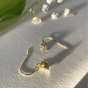Boucles d'oreilles muguet en argent S925 doré avec décor floral naturel élégant et raffiné