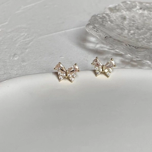 Élégantes boucles d'oreilles papillon en argent S925 avec cristaux de zircone cubique