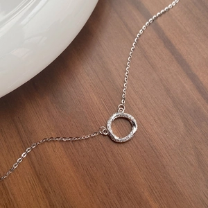 Élégant collier Möbius en argent S999 pour femme avec zircons cubiques scintillants