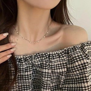 Elegant S925 sterling silver choker necklace with minimalist small pearls on a fine chain