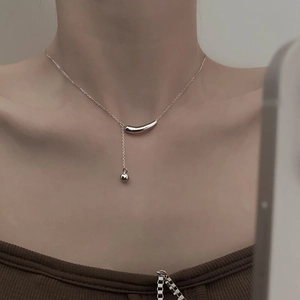 Collier minimaliste en argent sterling S925 avec barre incurvée et pendentif perle