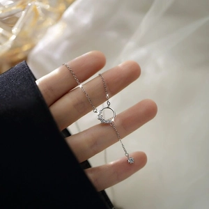 Elegante S925 Silber Girlande Quasten Halskette mit glitzerndem Zirkonia Ring Anhänger