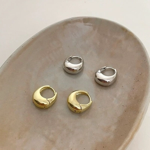 Minimalist S925 sterling silver water drop hoop earrings in gold and silver finish