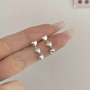 Boucles d'oreilles pendantes en argent sterling S925 avec trois cœurs polis pour femme