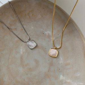Elegant S925 sterling silver necklace with square white shell pendant in gold and silver