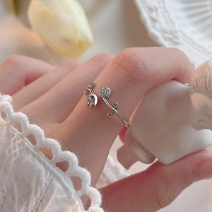Luxuriöser S925 Sterlingsilber Tulpenring mit zartem, offenem Doppelblumen Design