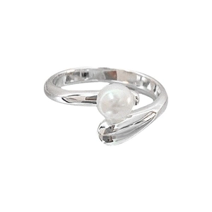 Minimalist S925 sterling silver open ring featuring a single white round pearl detail