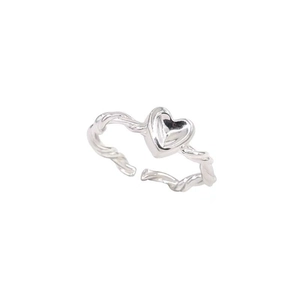 Minimalist S925 sterling silver heart ring with twisted rope band and open design