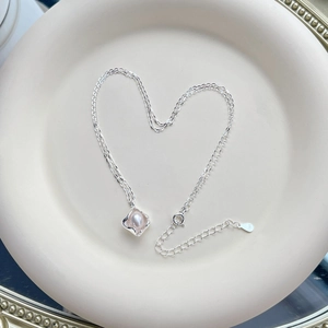 Elegant S925 silver necklace with irregular freshwater pearl in a square frame pendant