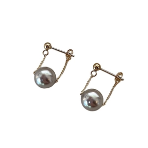 Elegant S925 sterling silver gold chain earrings with grey faux pearls on white background