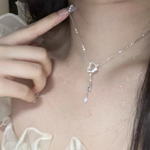 Doux Collier en Argent Sterling 925 Papillon Gland Goutte d'Eau pour Femme Chaîne de Clavicule Incrustée de Zircone Bijoux