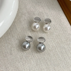 Eleganti Orecchini a Bottone con Perla Artificial d'Imitazione con Perno in Argento Sterling 925 Per Donna Gioielli Geometrici di Lusso