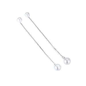 Boucles d'oreilles pendantes en argent sterling S925 avec perles blanches sur fond blanc