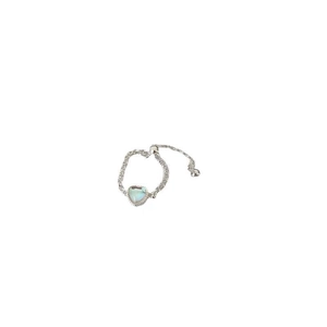 Adjustable S925 sterling silver chain ring featuring a heart-shaped moonstone centerpiece