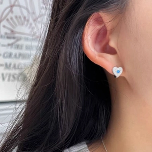 Boucles d'Oreilles Clous en Argent Sterling S925 pour Femmes Centre en Strass Bleu Texture Verticale Boucle d'Oreille Cœur d'Océan Bijoux de Niche de Luxe