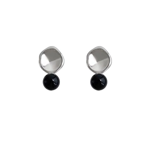 Minimalist S925 sterling silver stud earrings with black onyx bead and hammered texture