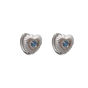 Boucles d'oreilles cœur en argent S925 avec texture verticale et pierre bleue centrale