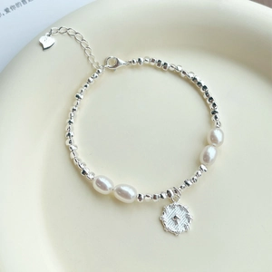 Bracciale in Argento Sterling 925 con Perle d'Acqua Dolce e Ciondolo a Cuore per Donna Perline in Argento Irregolari Bracciale con Pendente Tondo Rilievo