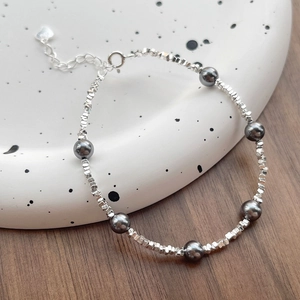 S925 sterling silver beaded bracelet with dark grey pearls and heart charm extension