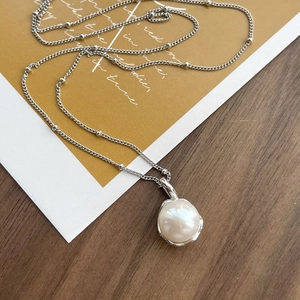 Elegant S925 sterling silver necklace with single baroque pearl pendant on bead chain