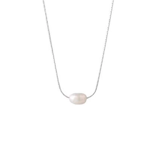 Collana minimalista in argento sterling S925 con una elegante perla d'acqua dolce bianca