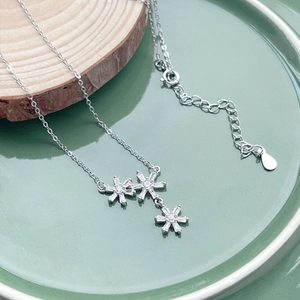 S925 Sterling Silver Three Snowflake Flower Pendant Necklace Rhinestone Inlaid Adjustable Chain Jewelry Gift For Women