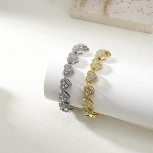 Luxurious iced out heart anklet with sparkling pavé crystals in gold and silver