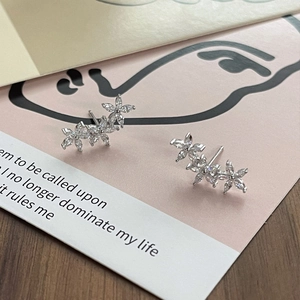 S925 sterling silver sweet five-petal flower stud earrings with sparkling cubic zirconia
